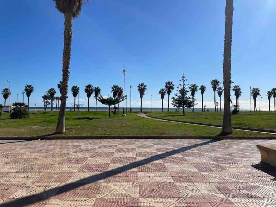 Moderna Y Alegre Vivienda Junto Al Mar . Apartment Roquetas de Mar Bagian luar foto
